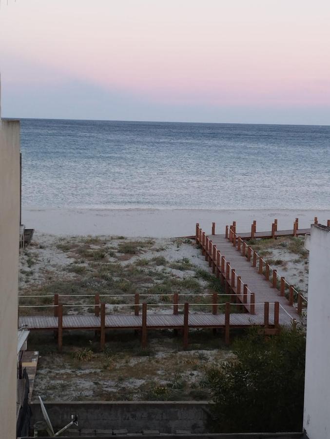 Corona'S Apartment- Fronte Spiaggia La Caletta Luaran gambar